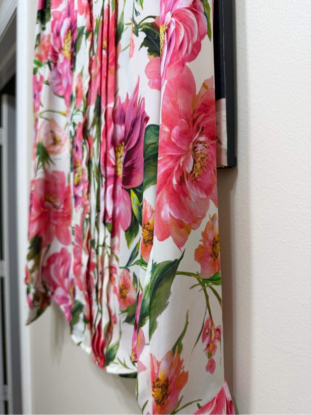 Express White Blouse with Pink Floral Print - Picture 4 of 6